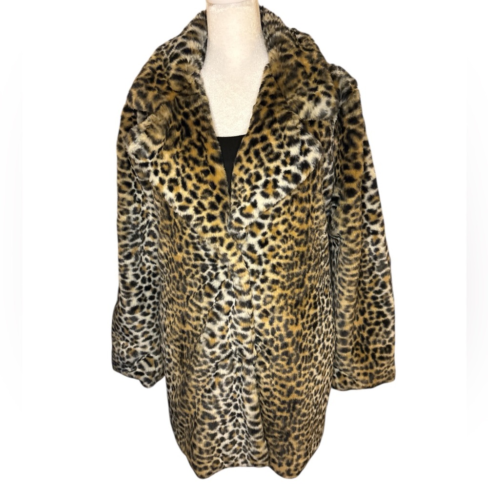 Hot Topic Leopard Print Teddy Jacket